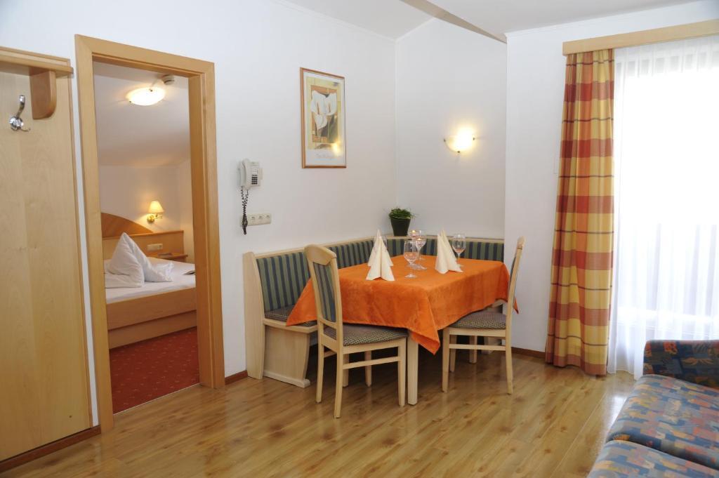 Hotel Alpina ไคลนาร์ล ภายนอก รูปภาพ