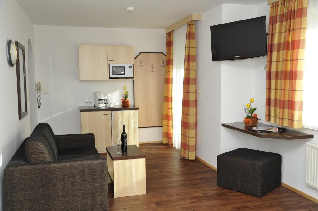 Hotel Alpina ไคลนาร์ล ภายนอก รูปภาพ